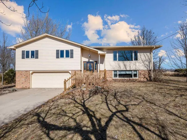 833 2nd Ave W, Andalusia, IL 61232