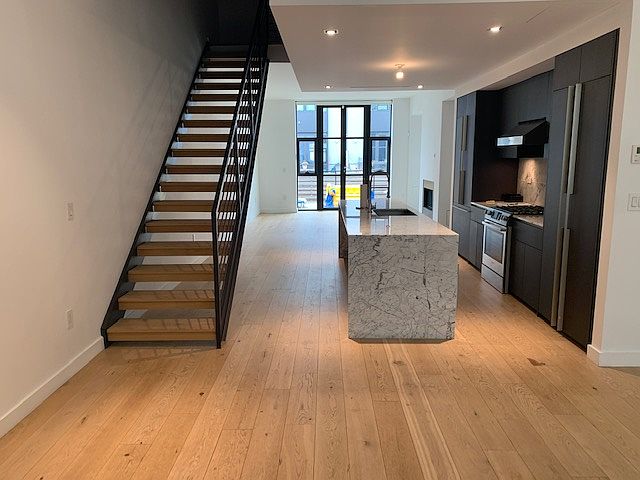 1st image of 117 King St #1