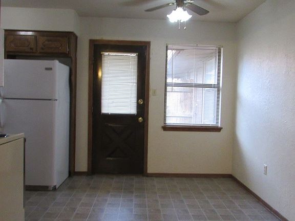 5th image of 910 NE Tortoise Dr