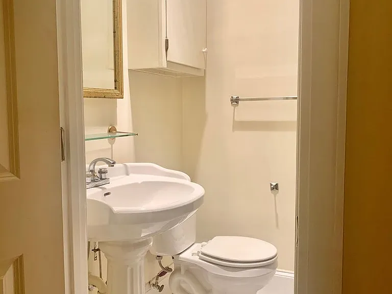 405 N Madison St — Photo 14