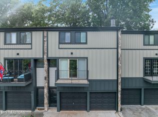 1940 Cherokee Bluff Dr, Knoxville, TN 37920