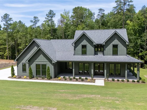 224 W Old Pendleton Rd, Central, SC 29630