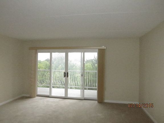 5th image of 7071 W Touhy Ave APT 504