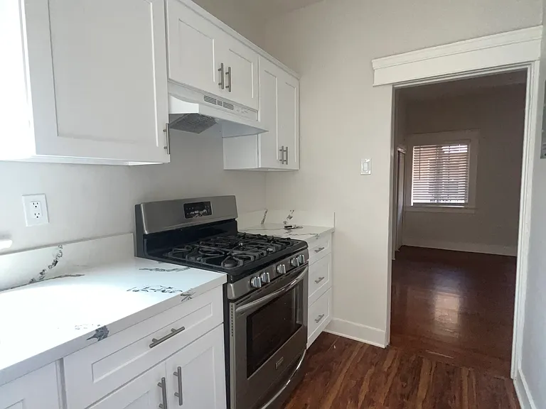 915 Cherry Ave #209 — Photo 8