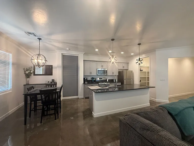 3561 N Burbank St — Photo 5