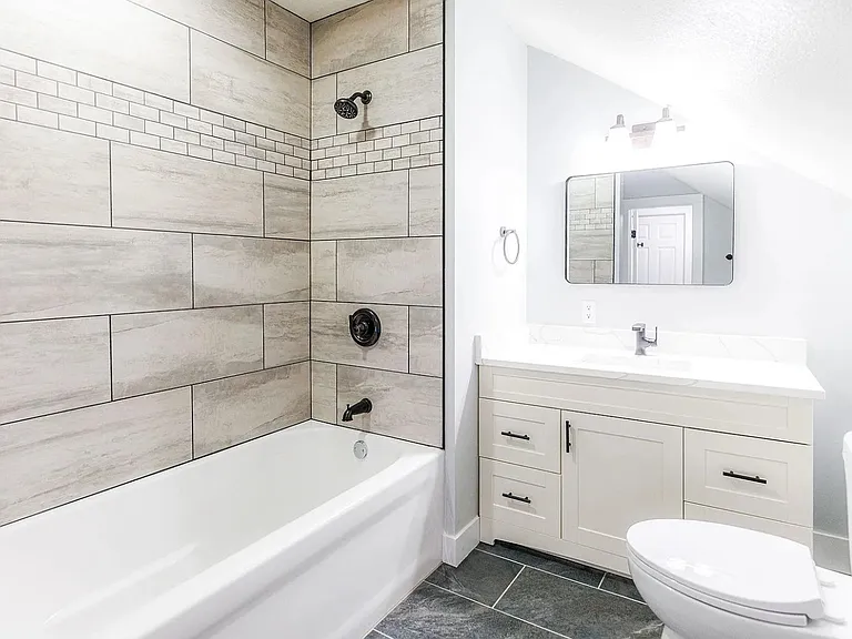 1604 Pierre St — Photo 3