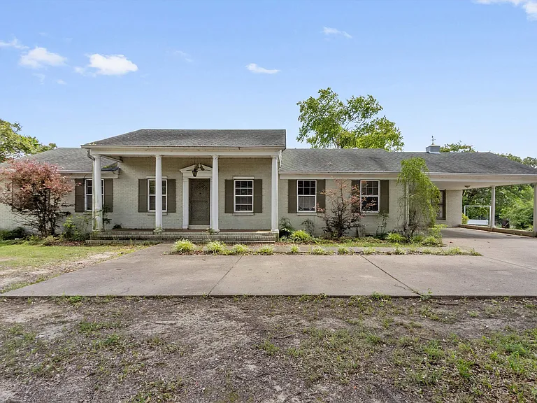 8280 Highway 196 — Photo 35