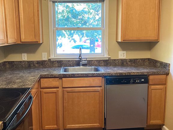 4th image of 927 N Hooker St