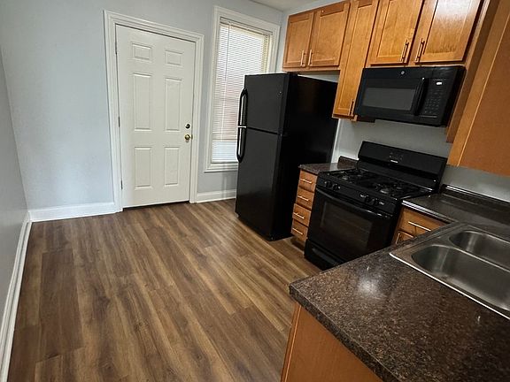5th image of 3434 W Le Moyne St #2
