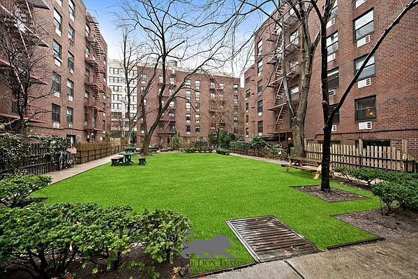 Rented by Greenland Group Realty | media 6