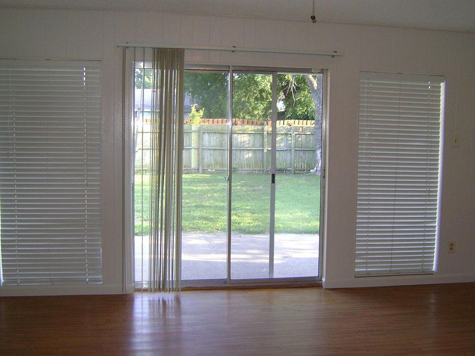 2nd image of 1426 Archery Ln