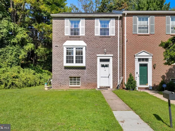 16 Pinecone Ct, Baltimore, MD 21234