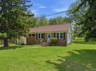 3405 W Coon Lake Rd, Howell, MI 48843