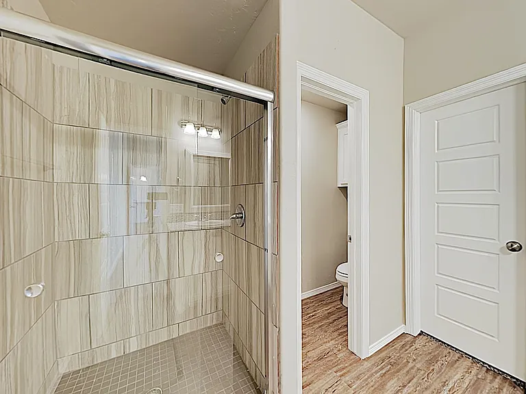 17657 Macarthur Park Dr — Photo 12