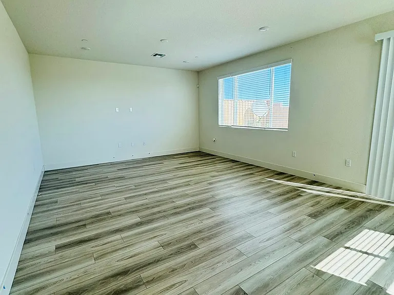 3973 Telluride St — Photo 9