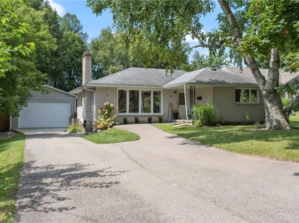 16 Gibson Dr, Norfolk County, ON N3Y 3L2