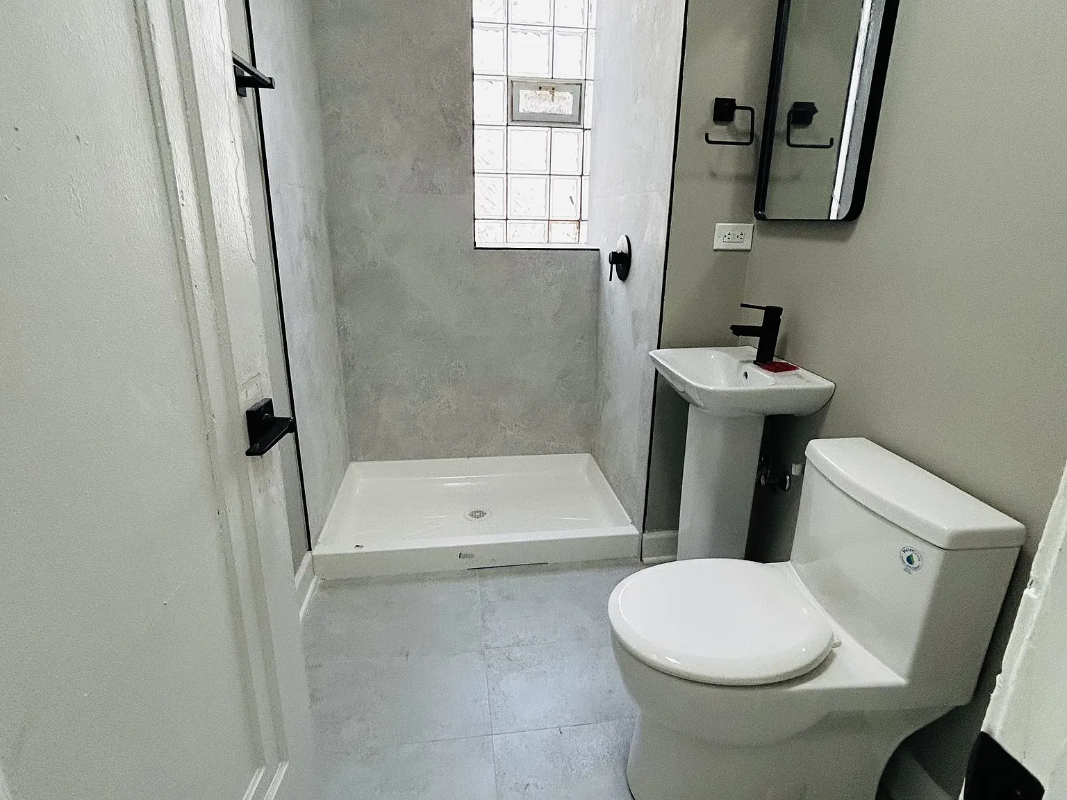 5005 North Harding Avenue - 5011-1 — Photo 3