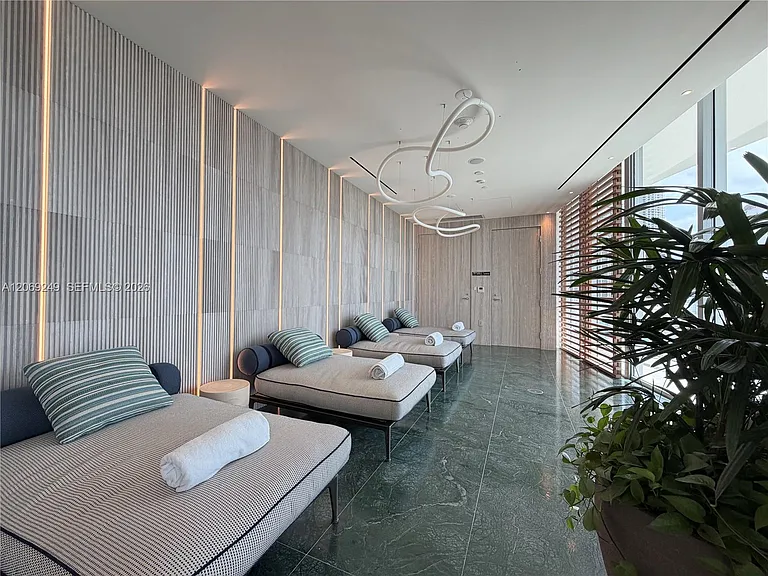1400 Biscayne Blvd #1807 — Photo 21