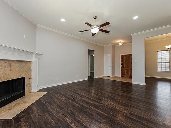 4th image of 1205 Northwood Ln