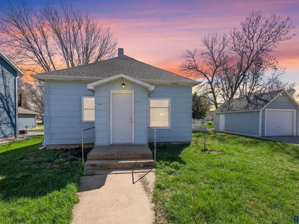 130 N Poplar Ave, Tea, SD 57064