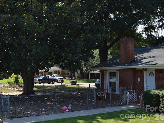 4th image of 437 Hillcrest Rd