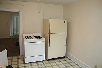 3 bed, 1.0 bath, 580 sqft, $1,150 — Photo 12