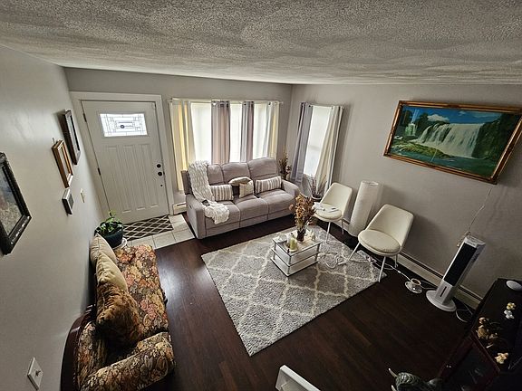 5th image of 19 Hymer St #19