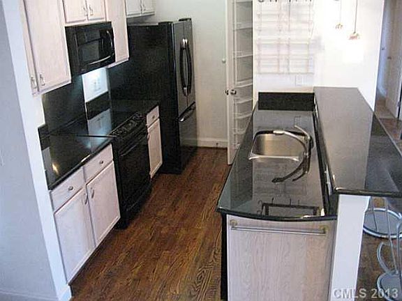 5th image of 127 S Lee St #8