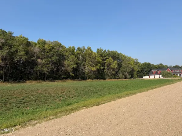 1904 11th St SW, Jamestown, ND 58401