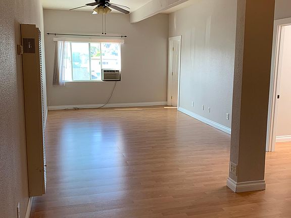 2nd image of 939 University Ave APT 205