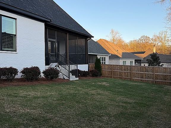 4th image of 609 Overbrook Ln
