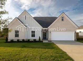 4284 McSwain Dr, Horn Lake, MS 38637