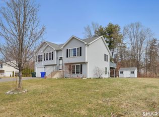 8 Callahan Lane, East Hartford, CT 06118