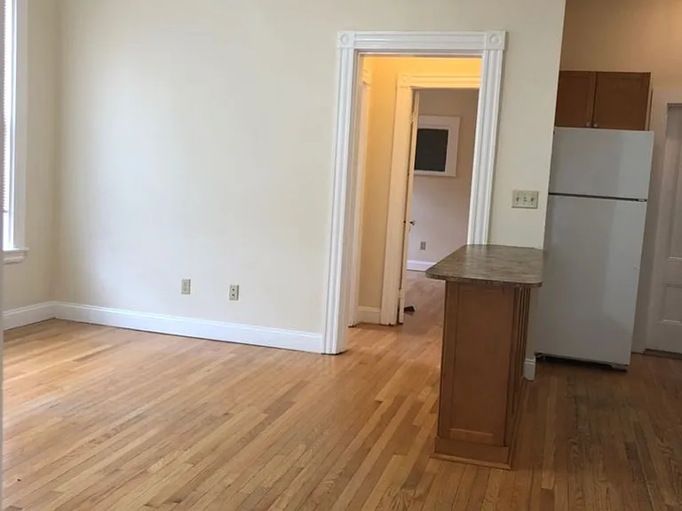 45 Laurel St — Photo 5