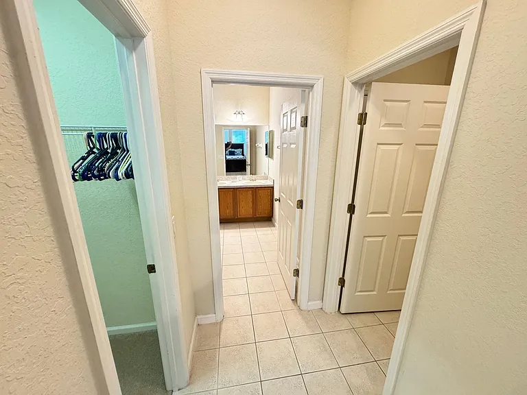 4986 Thames St W — Photo 20