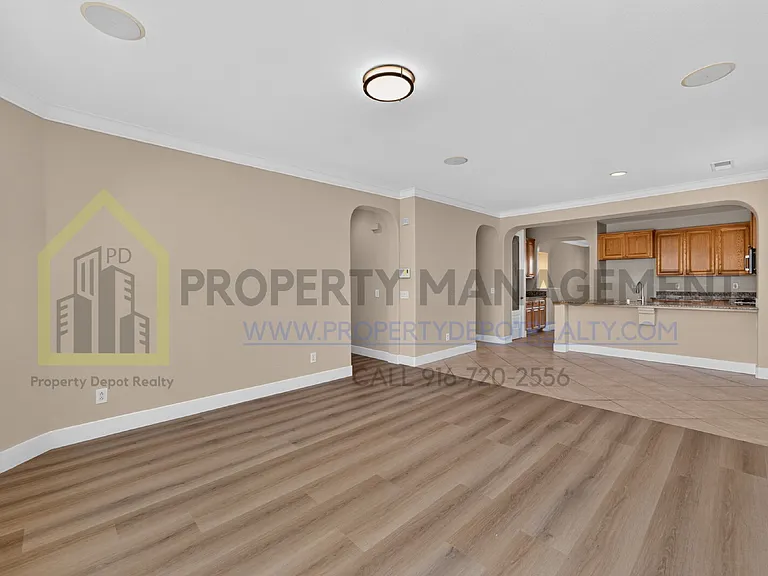 1570 Charm Way — Photo 20