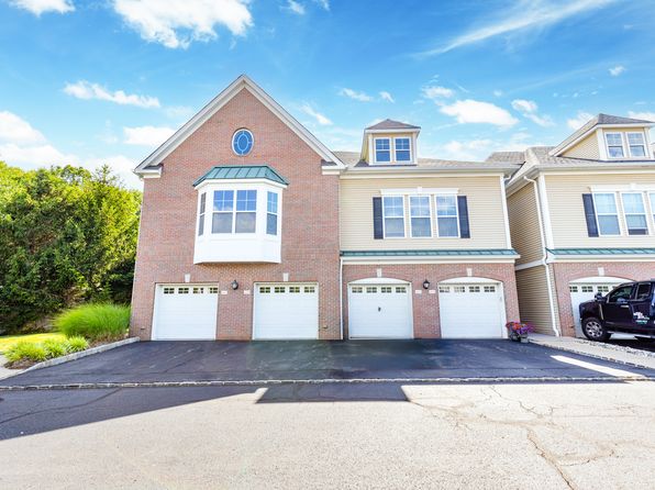407 River Pl