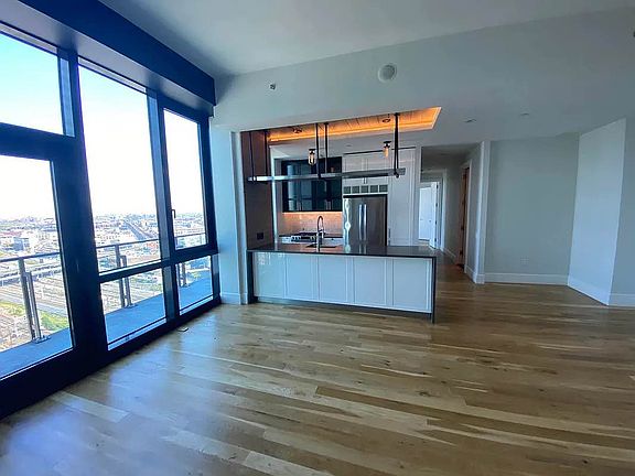 3rd image of 4441 Purves St APT 2302