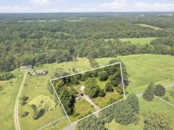 7484 Dunbar Rd, Crossville, TN 38572