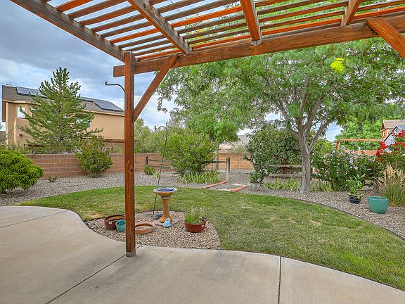 2nd image of 10408 Calle Chulita NW
