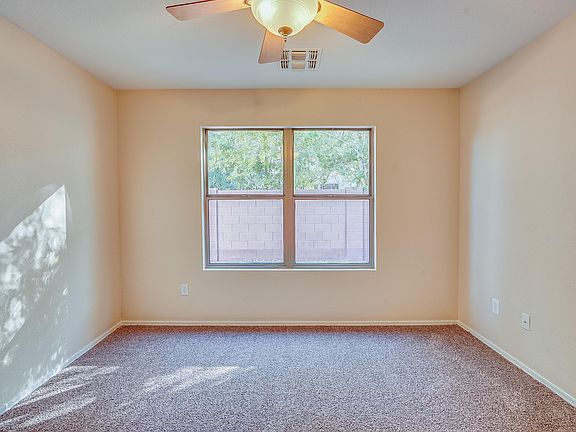 5th image of 1025 S Mosley Dr