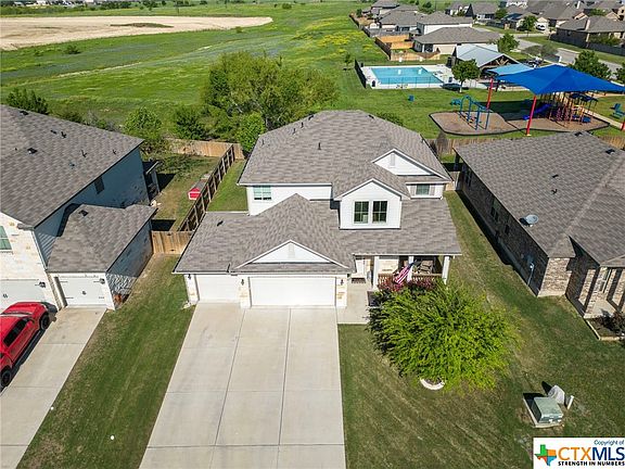 3rd image of 1122 Daffodil Dr