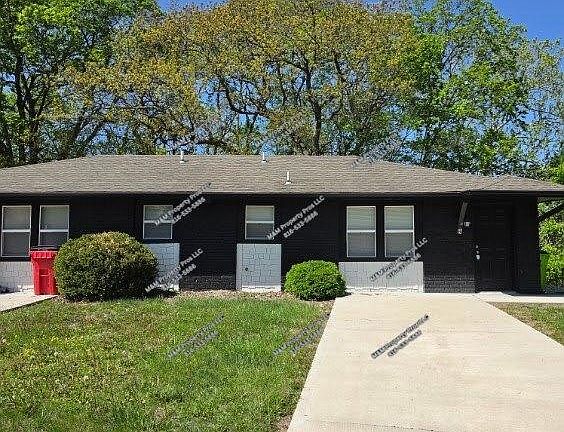 3rd image of 408 NE Westwind Dr