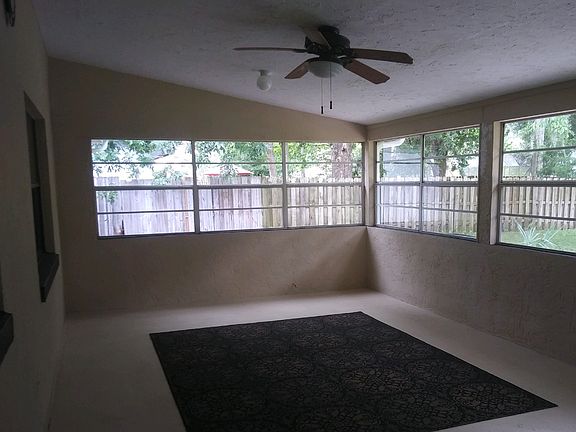 5th image of 11 Blakeport Ln
