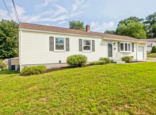 11 Mountainview St, Chicopee, MA 01020