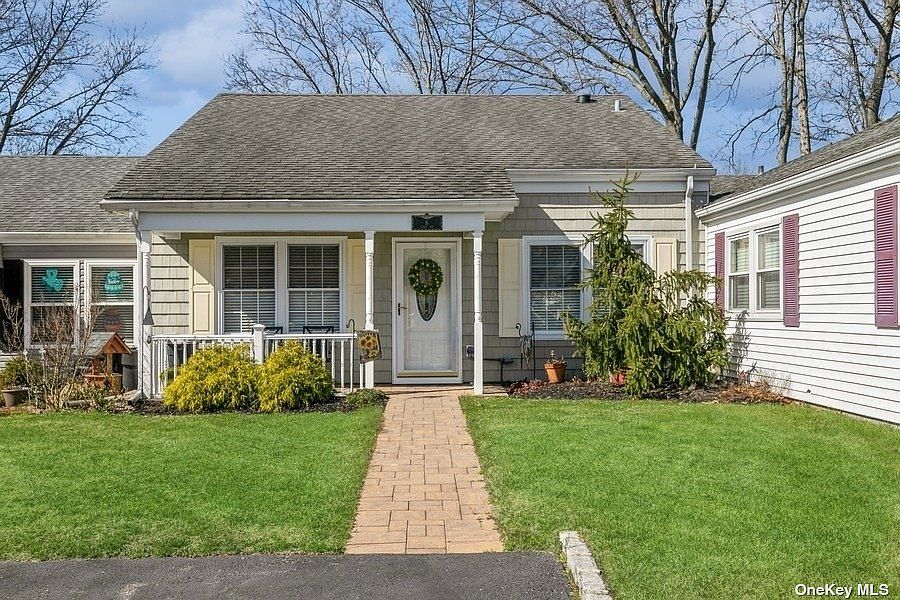 6 Flair Way UNIT 6, Coram, NY 11727 Zillow