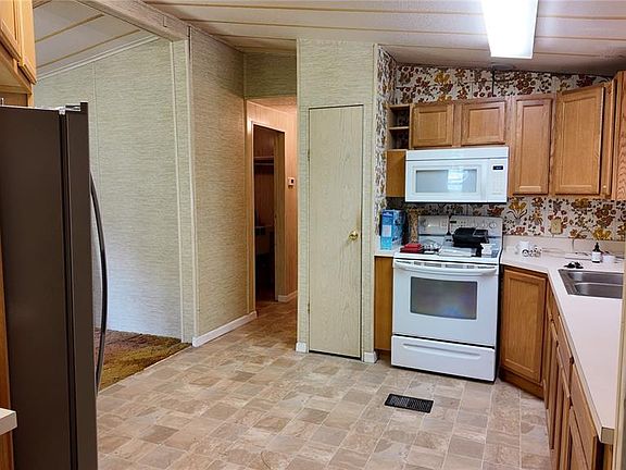 5th image of 4641 A STREET