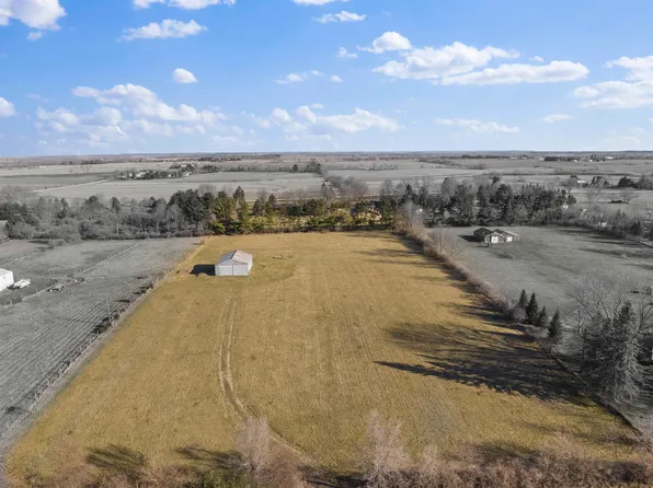 6725 Cemetery Rd, Rockford, IL 61101