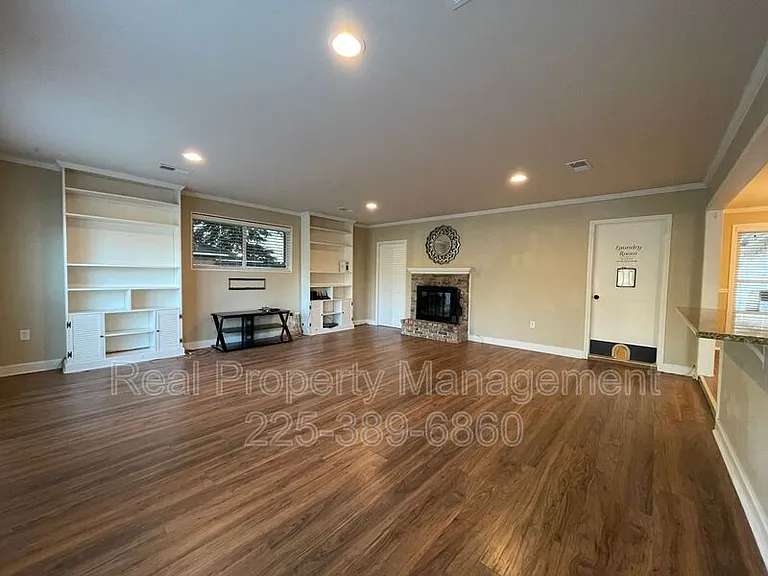 9536 Bermuda Ave — Photo 2