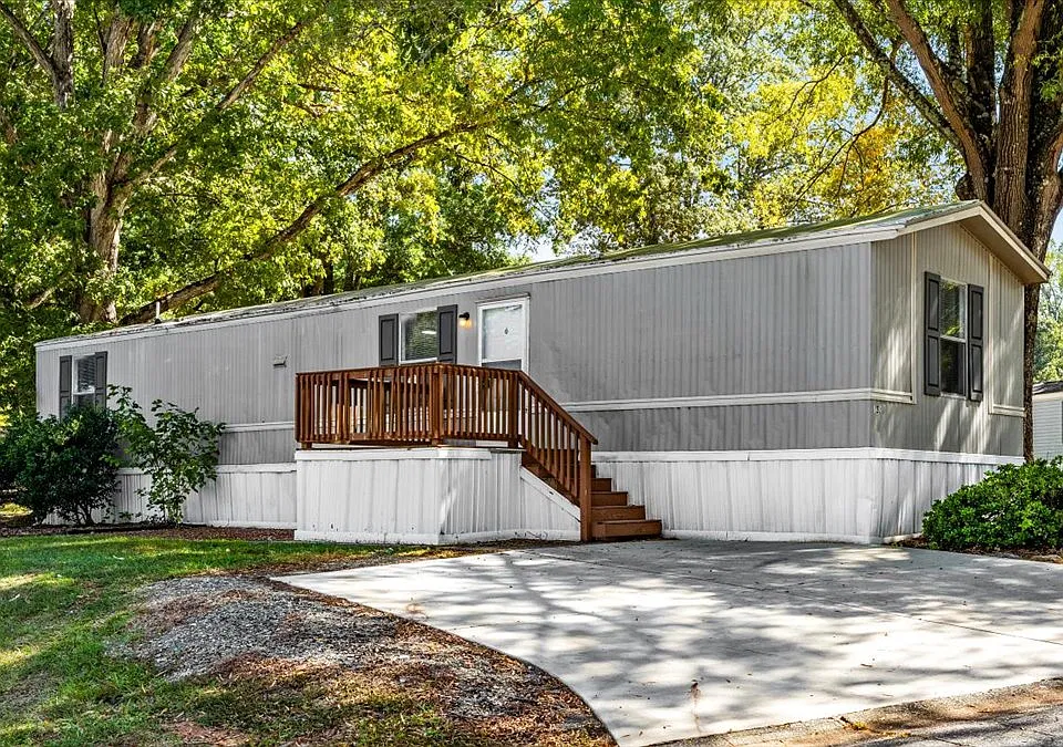 132 W Sourwood Dr